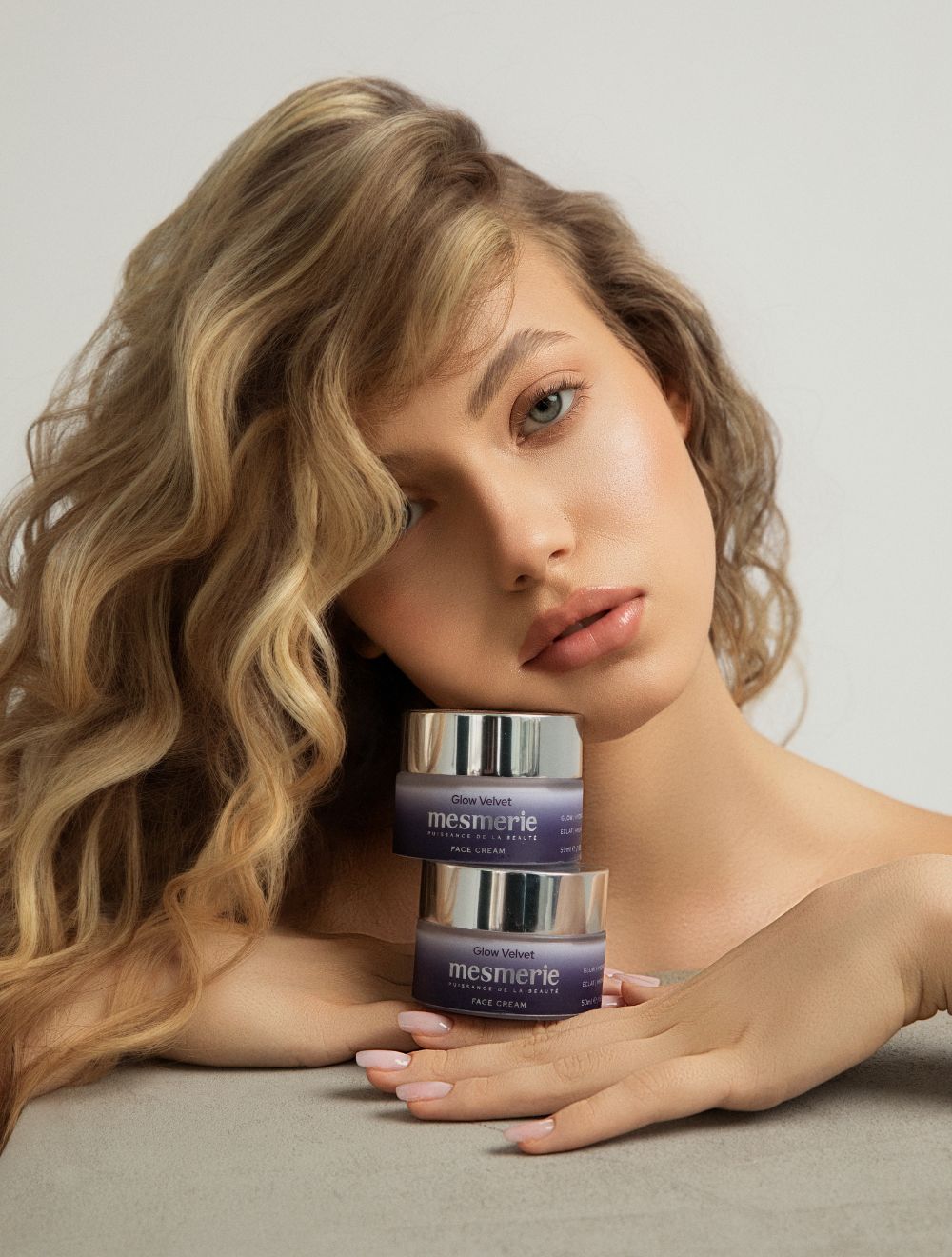 GLOW Velvet krema za umoran ten i neujednačen izgled kože